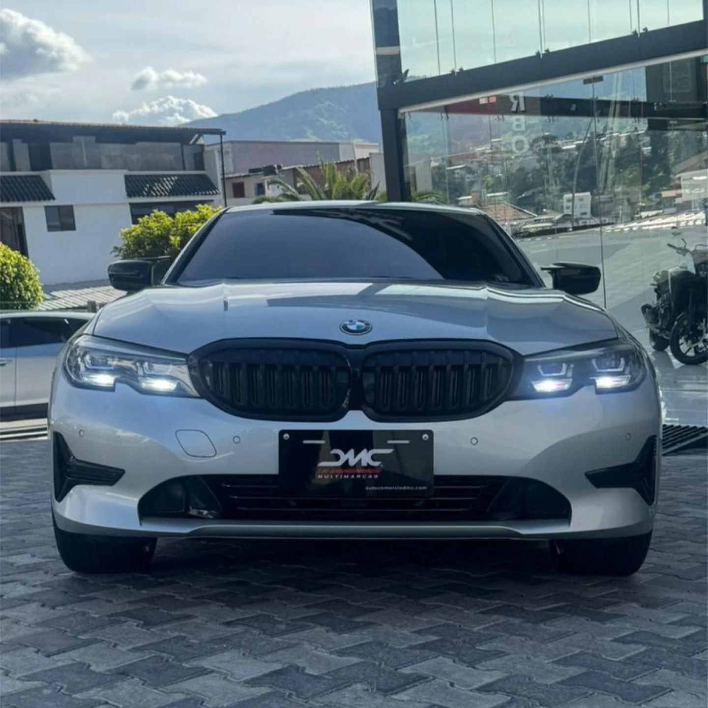 BMW 330i FULL EDITION TA